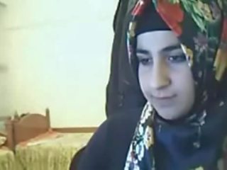 hijab dragă arată fund pe camera web arab murdar clamă canal la PornXS porn tube