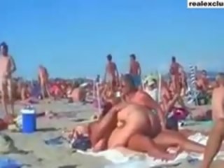 Pubblico nuda spiaggia scambista sporco film in estate 2015