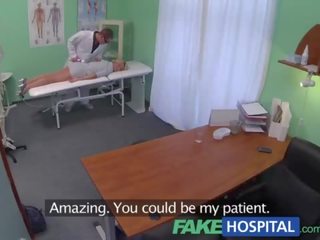Fakehospital vendite rep beccato su macchina fotografica utilizzando fica a vendere hungover healer pillole. di più su ushotcams