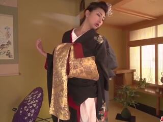 Máma jsem rád šoustat bere dolů ji kimono pro a velký čurák: volný vysoká rozlišením pohlaví film 9f