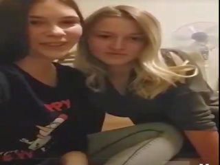[periscope] ukraina remaja gadis praktek cuddles