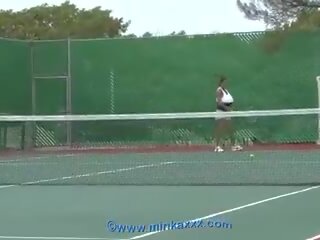 Minka - totally nahý tenisový 2010, volný pohlaví 82