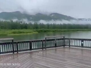 Baszás nál nél egy privát lake -ban alaska