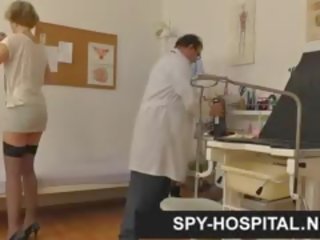 Gestohlen versteckt kamera zeigen von gynekologisch prüfung