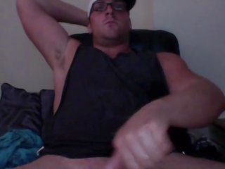 Stud jerking big johnson on webcam