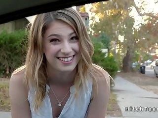 Thankful blondýnka dospívající hitchhiker fucks cizinci bodnutí