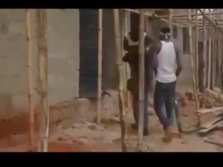 Africano nigerian ghetto ragazzi gangbang un vergine / primo parte